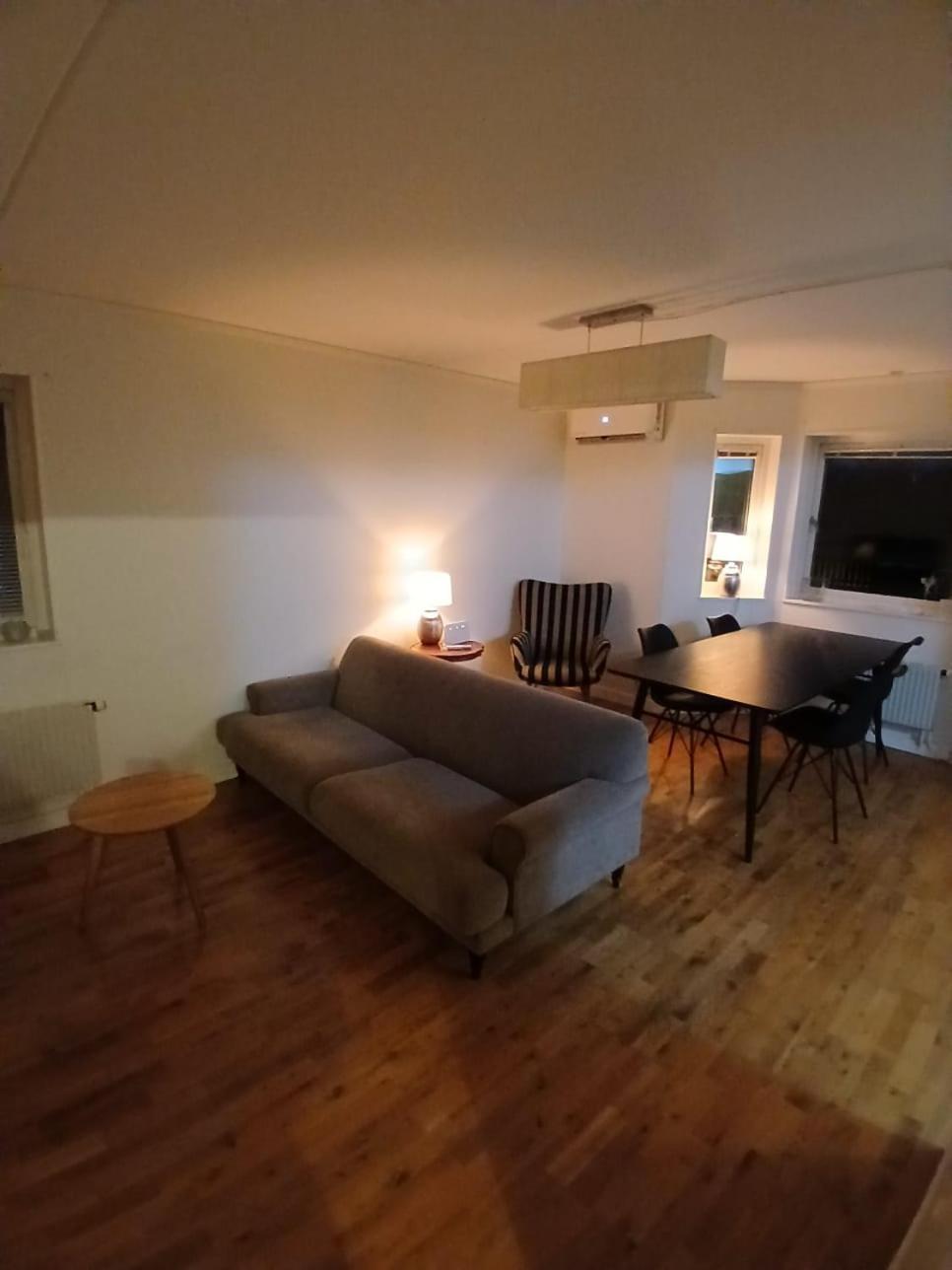 3 Laegenheter Med Totalt 5 Sovrum Och 8 Baeddar Ruda Zewnętrze zdjęcie